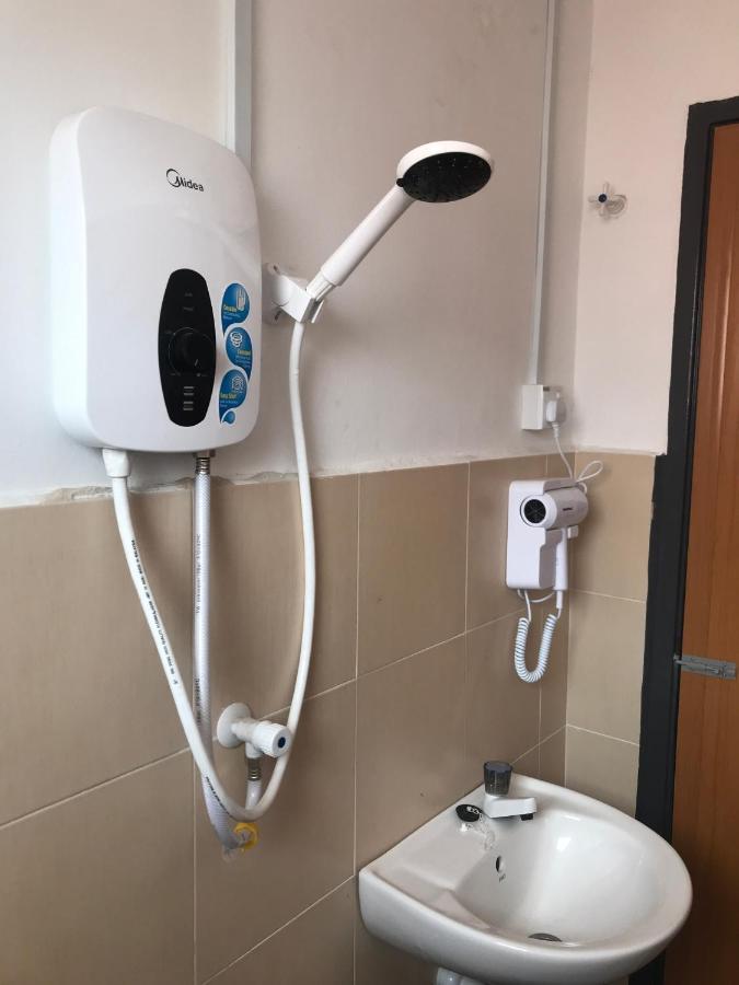 Oyo 90493 Jl Homestay 昔加末 外观 照片