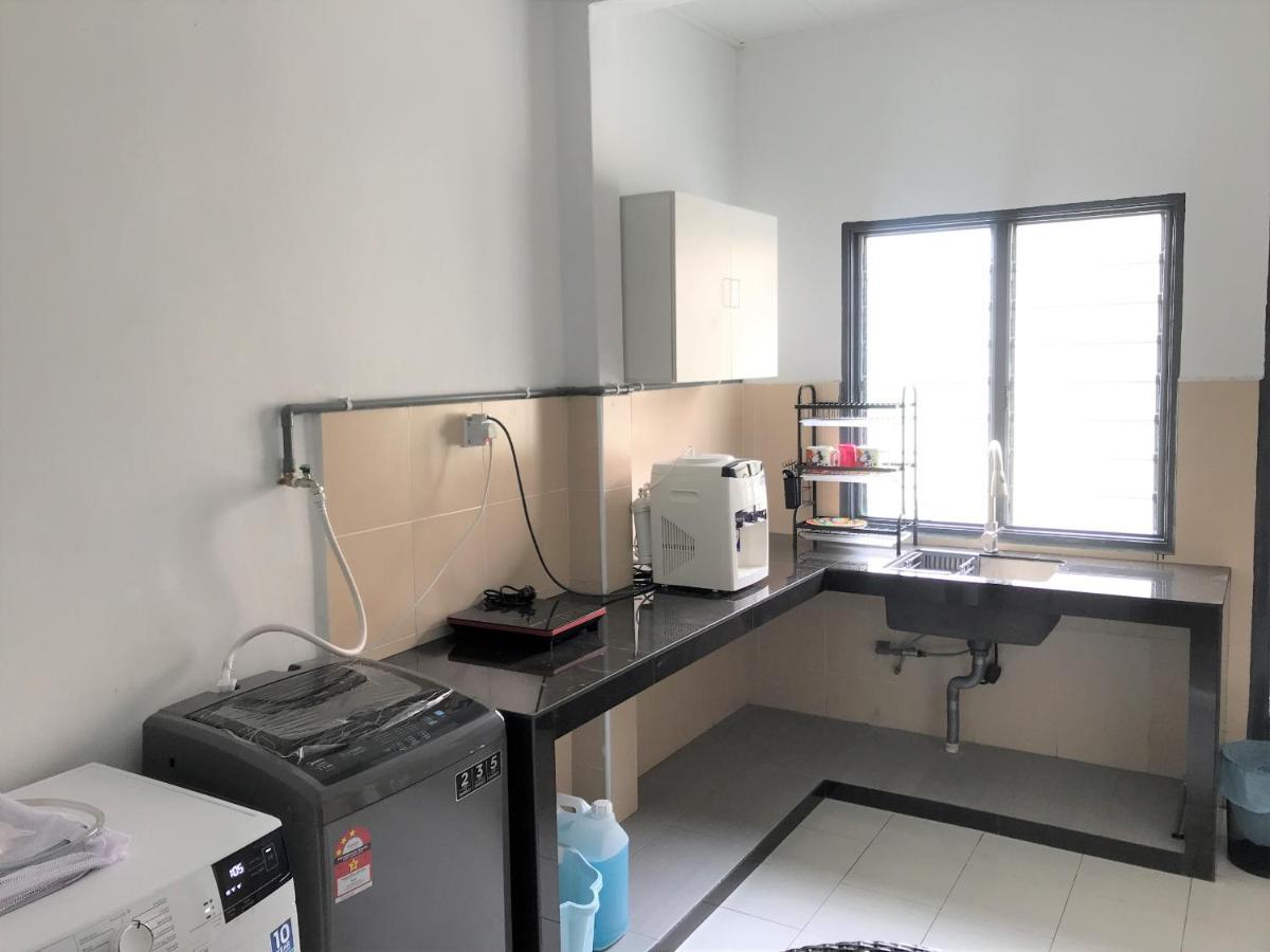 Oyo 90493 Jl Homestay 昔加末 外观 照片