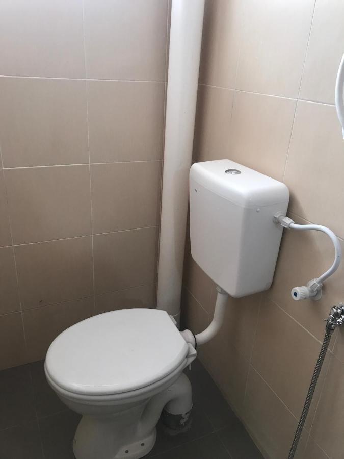 Oyo 90493 Jl Homestay 昔加末 外观 照片